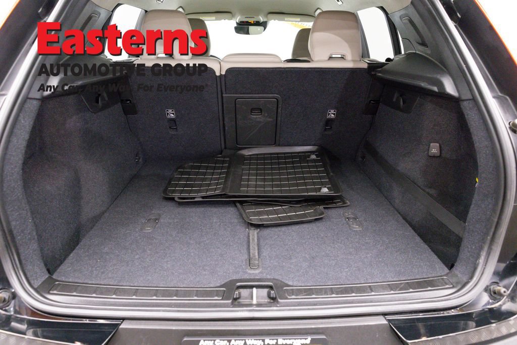 Used 2019 Volvo XC40 T5 Momentum AWD/4WD image 10
