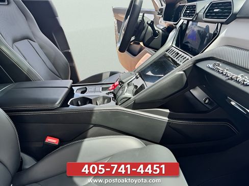 Used 2020 Lamborghini Urus AWD/4WD image 27