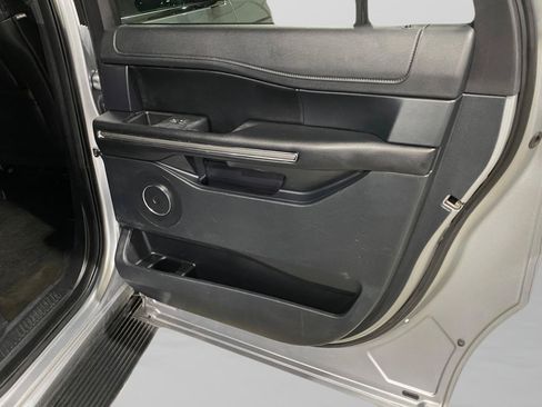 Used 2020 Ford Expedition Max XLT w/ Equipment Group 202A AWD/4WD image 30