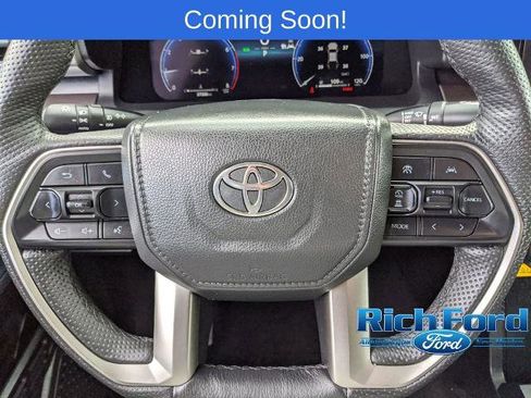 Used 2025 Toyota Tacoma TRD Off-Road w/ TRD Off Road Upgrade Package AWD/4WD image 14