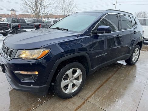 Used 2019 Jeep Compass Latitude w/ Cold Weather Group image 7