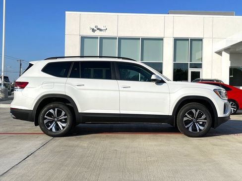 New 2026 Volkswagen Atlas SE image 7