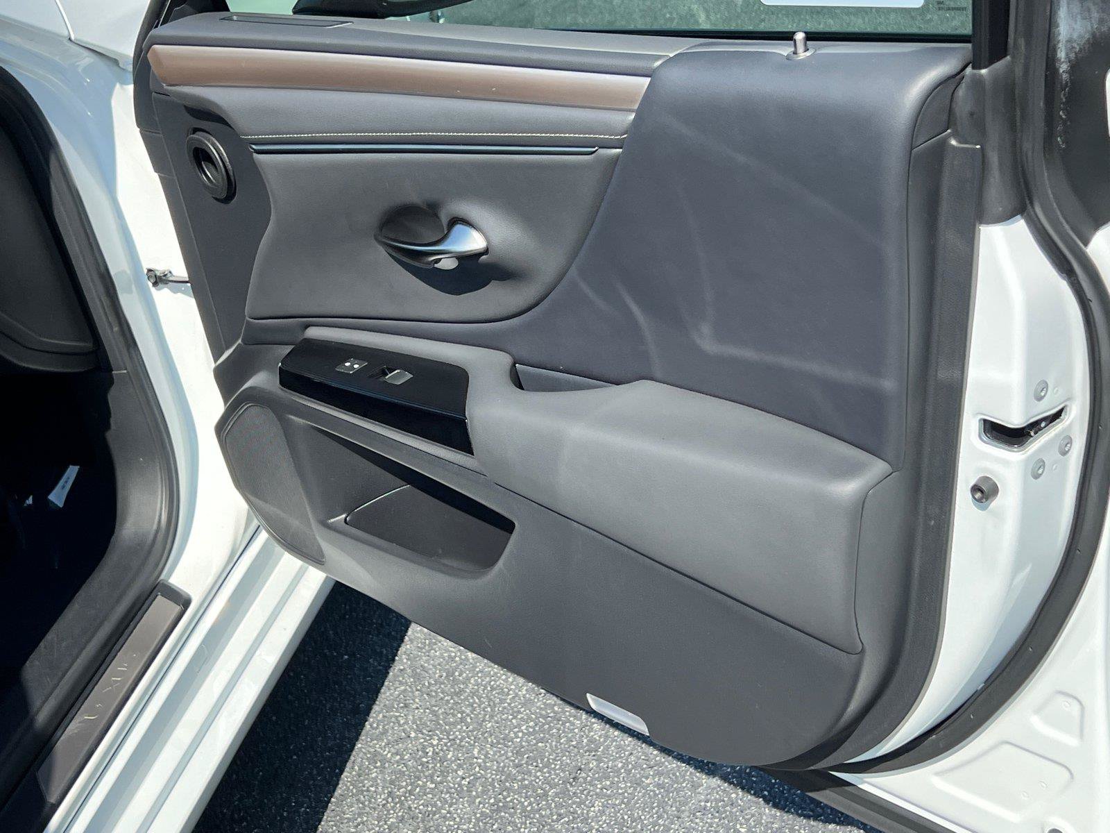 Certified 2022 Lexus ES 350 F Sport w/ Accessory Package FWD image 14