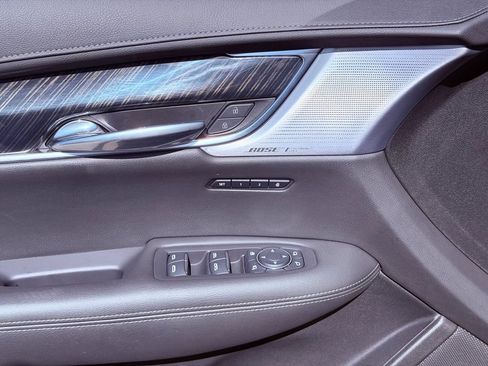 Used 2024 Cadillac XT6 Premium Luxury w/ Technology Package FWD image 21