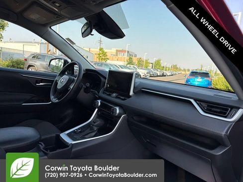 Used 2025 Toyota RAV4 XLE AWD/4WD image 12