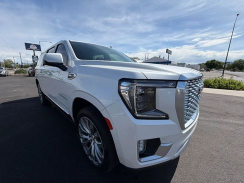 Used 2021 GMC Yukon XL Denali AWD/4WD image 4
