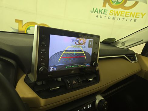 Used 2022 Toyota RAV4 XLE Premium AWD/4WD image 21