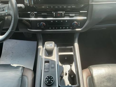 Used 2022 Nissan Pathfinder Platinum w/ Cargo Package AWD/4WD image 12
