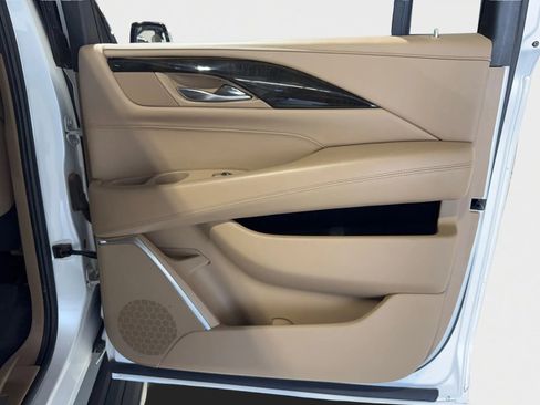 Used 2020 Cadillac Escalade ESV Platinum image 22