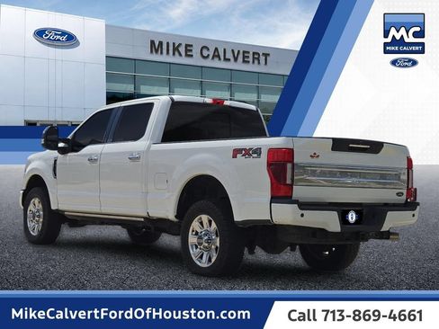 Used 2022 Ford F250 Platinum w/ FX4 Off-Road Package AWD/4WD image 3
