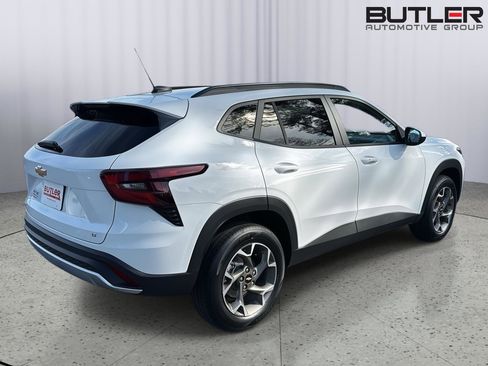 New 2026 Chevrolet Trax LT w/ Driver Confidence Package image 5