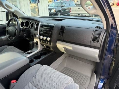 Used 2008 Toyota Tundra 4x4 CrewMax image 12