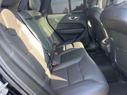 Used 2024 Volvo XC60 B5 Plus w/ Protection Package Premier AWD/4WD image 10
