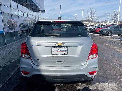 Used 2018 Chevrolet Trax LS image 28