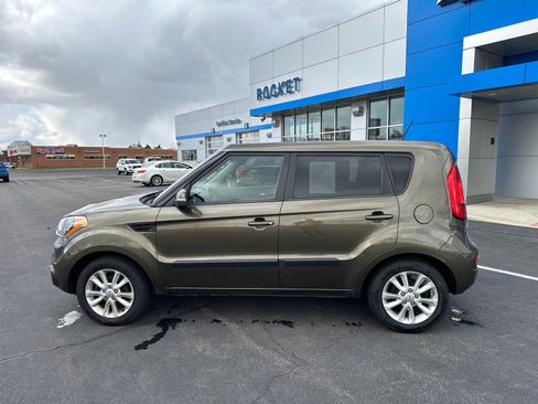 Used 2012 Kia Soul + image 8