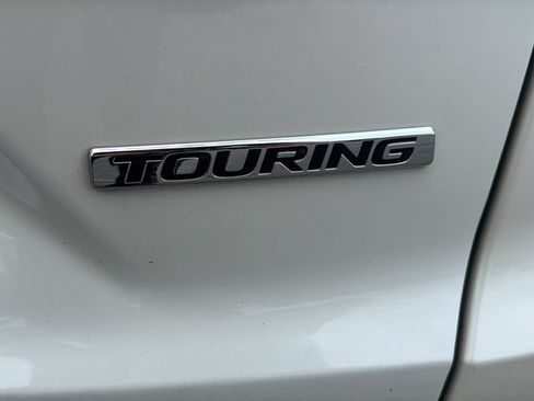 Used 2018 Honda CR-V Touring image 9
