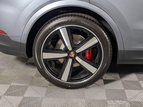New 2026 Porsche Cayenne S AWD/4WD image 13