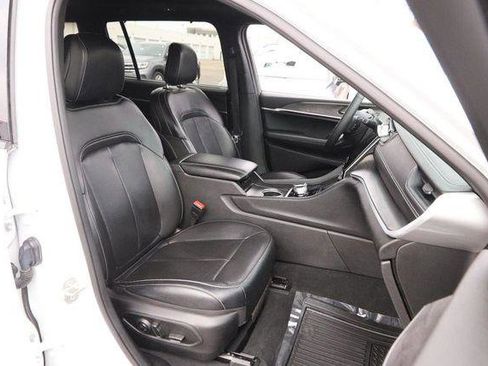 Used 2024 Jeep Grand Cherokee L Limited w/ Luxury Tech Group II image 30