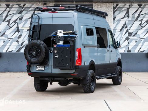 Used 2022 Mercedes-Benz Sprinter 2500 image 19