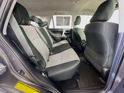 Used 2016 Toyota 4Runner SR5 AWD/4WD image 31