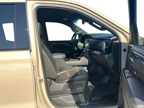 Used 2022 GMC Sierra 1500 AT4 w/ AT4 Preferred Package image 22