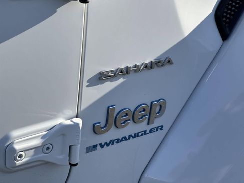 Used 2024 Jeep Wrangler Sahara image 27