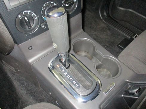 Used 2010 Ford Explorer XLT image 24