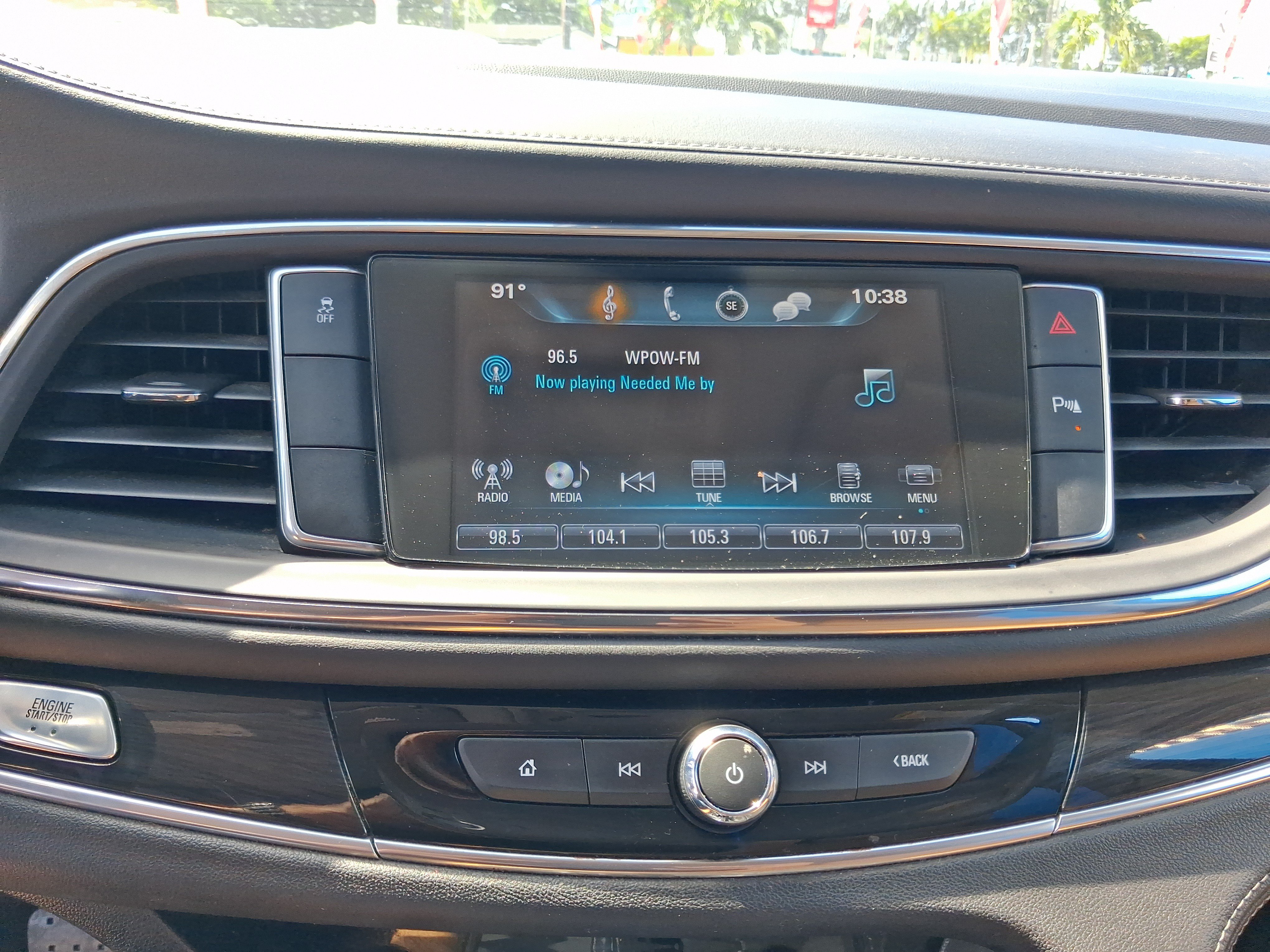 Used 2018 Buick Enclave Essence FWD image 16