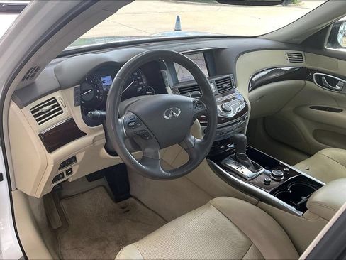 Used 2015 INFINITI Q70 3.7 w/ Technology Package RWD image 12