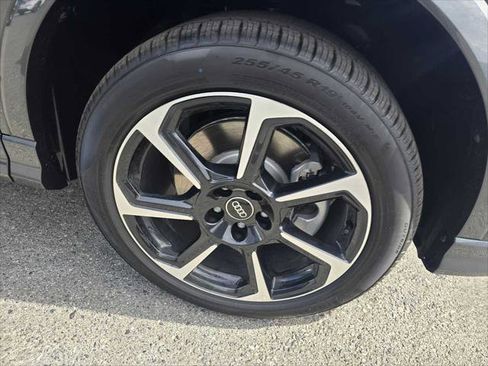New 2025 Audi Q3 2.0T Premium Plus image 9