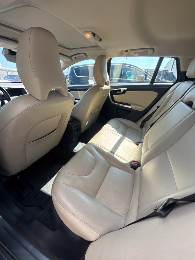 Used 2017 Volvo V60 T5 Premier FWD image 16