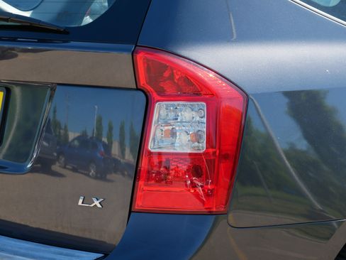Used 2008 Kia Rondo LX w/ Convenience Pkg FWD image 18