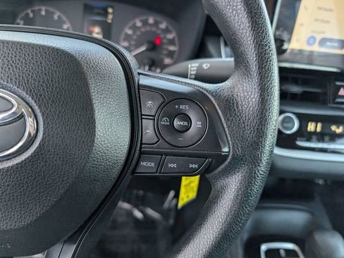 Used 2023 Toyota Corolla LE image 12