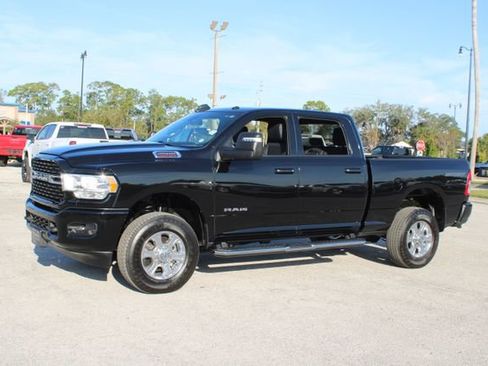 Used 2024 RAM 2500 Big Horn w/ Sport Appearance Package image 5