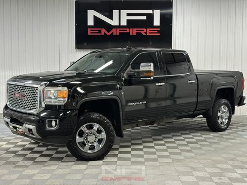 Used 2015 GMC Sierra 2500 Denali w/ Duramax Plus Package image 1