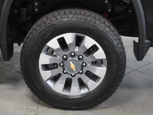 Used 2026 Chevrolet Silverado 2500 Custom w/ Custom Value Package AWD/4WD image 22