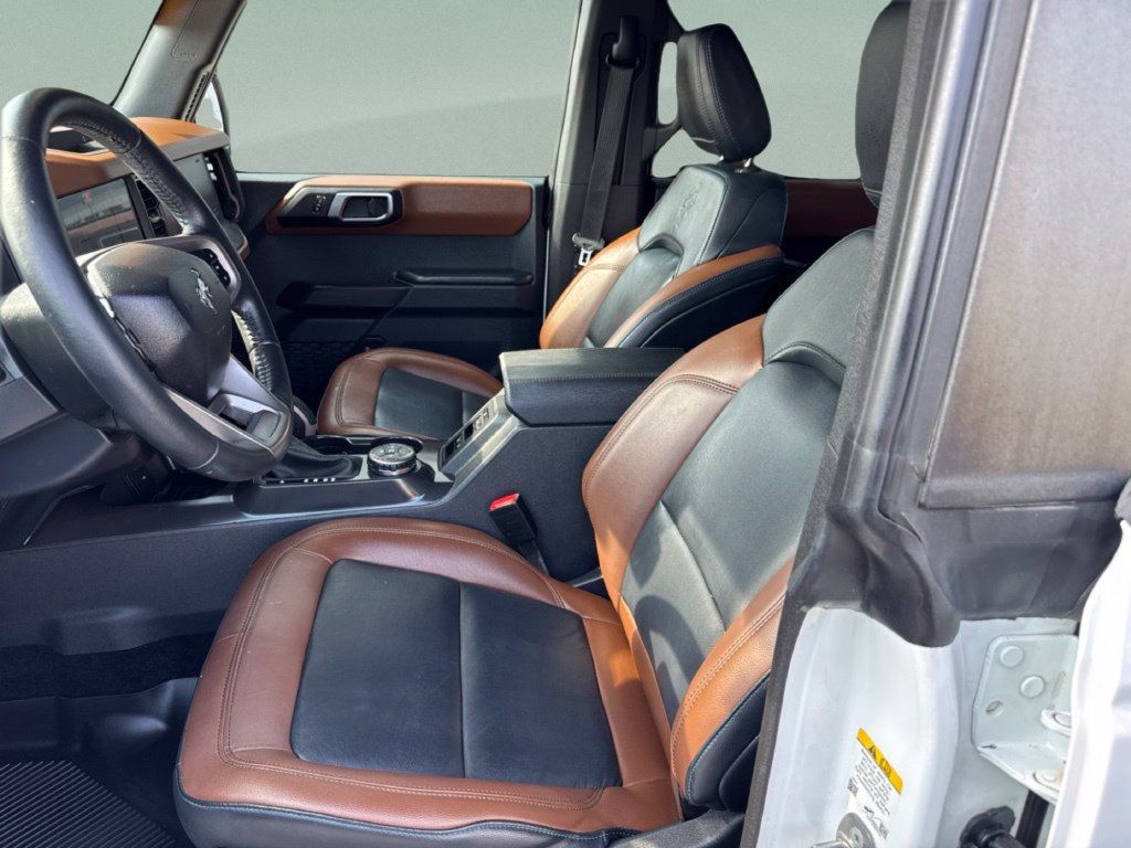 Used 2024 Ford Bronco Outer Banks AWD/4WD image 10