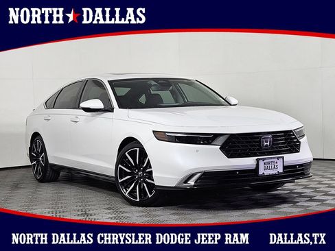 Used 2025 Honda Accord Touring image 1