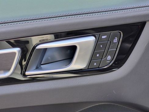 Certified 2023 Porsche Cayenne GTS AWD/4WD image 23
