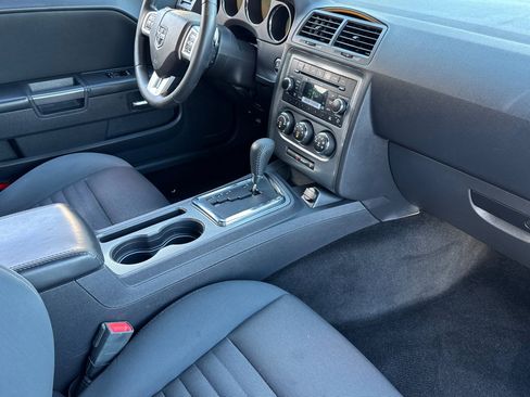 Used 2013 Dodge Challenger R/T image 30