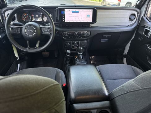 Used 2024 Jeep Wrangler Unlimited Sport AWD/4WD image 13