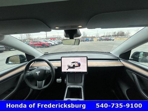 Used 2024 Tesla Model Y Performance image 29