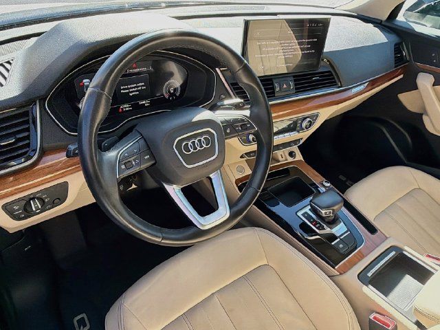 Used 2022 Audi Q5 2.0T Premium Plus w/ Premium Plus Package AWD/4WD image 12