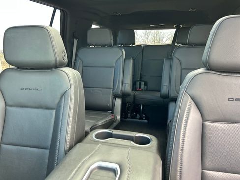 Used 2022 GMC Yukon Denali image 6