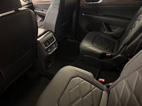 New 2026 Volkswagen Atlas SE image 11