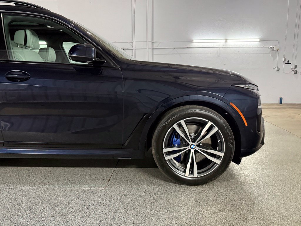 Used 2025 BMW X7 xDrive40i w/ Executive Package AWD/4WD image 4