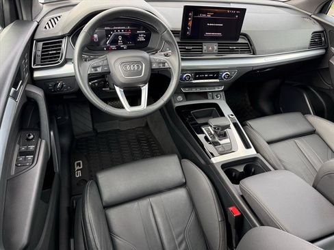Certified 2025 Audi Q5 2.0T Premium w/ Convenience Plus Package AWD/4WD image 13