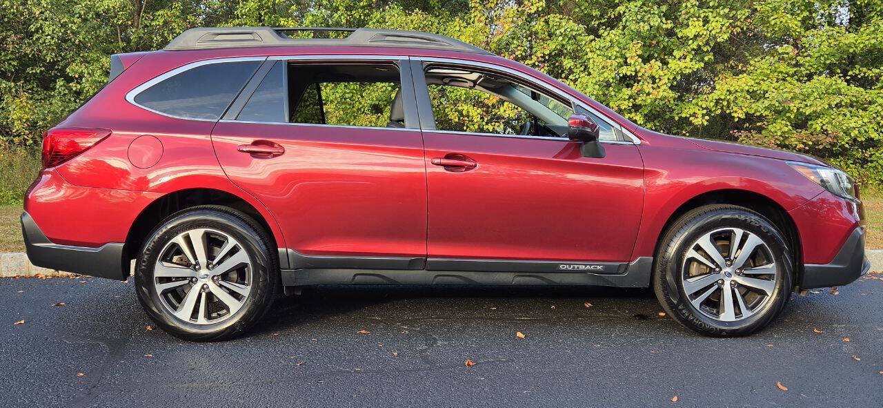 Used 2019 Subaru Outback 2.5i Limited AWD/4WD image 1