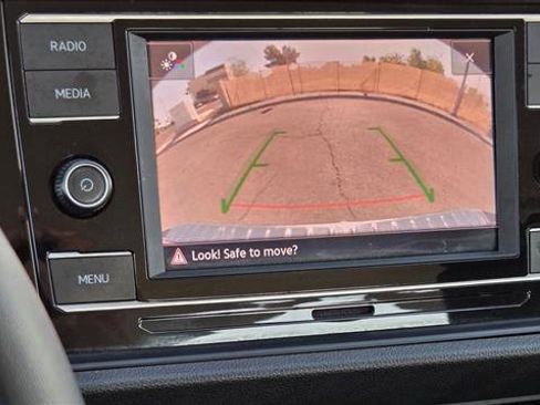 Used 2023 Volkswagen Jetta SE image 12