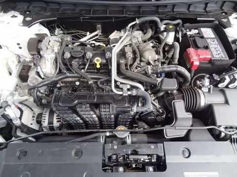 Used 2025 Nissan Altima 2.5 SV FWD image 31